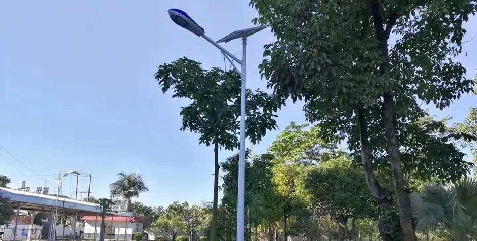 戶(hù)外停車(chē)場(chǎng)太陽(yáng)路燈